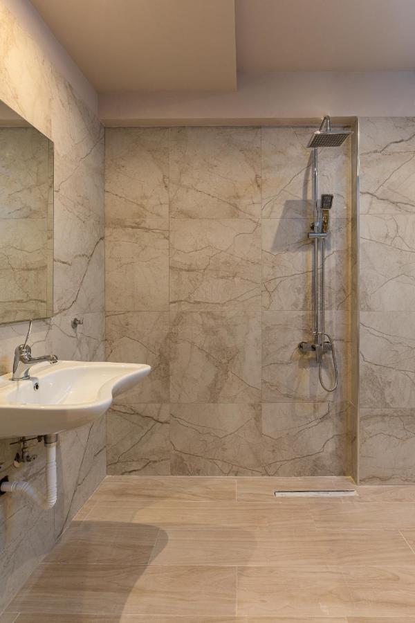Makris Luxury Rooms Leptokaryá Luaran gambar